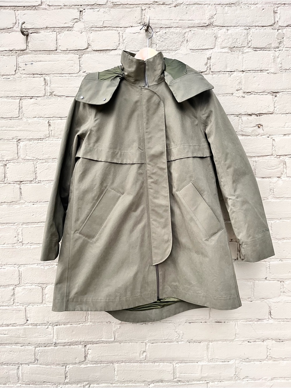 Lululemon Rain Shaker Trench Size 2